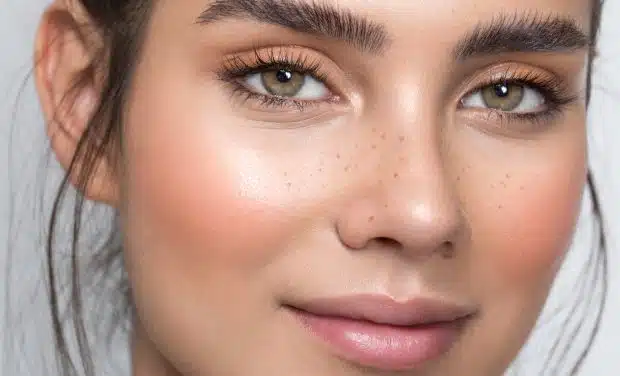 Cómo Escoger el Maquillaje Ideal para tu Tipo de Piel