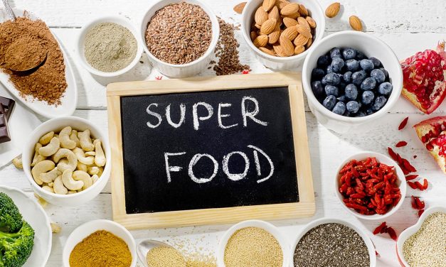 Explorando los Superfoods: Alimentos Esenciales para Mujeres