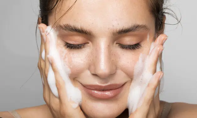 Detox Facial: Limpieza Profunda para Renovar tu Piel: Productos y métodos para una piel fresca y limpia.